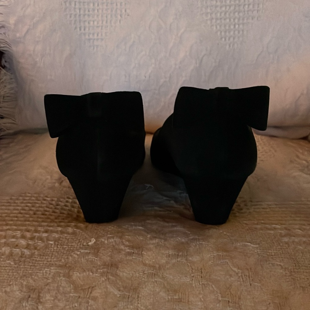 Talbot’s sz 11 velveteen wedge pump